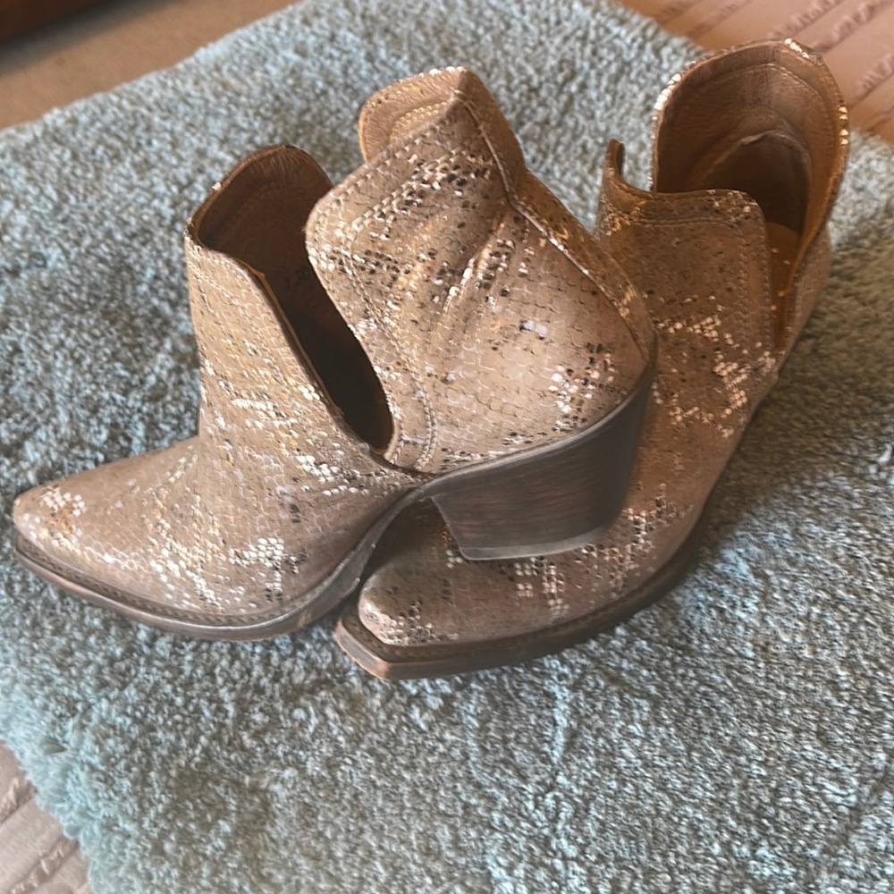 Ariat Dixon Western Boot, size 7.5